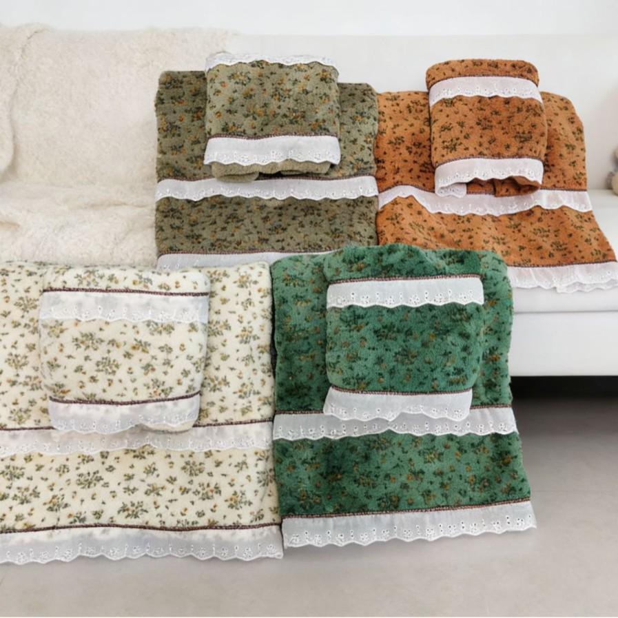 Pastoral Fresh Lace Trimmed Dry Hair Cap and Bathrobe Set
