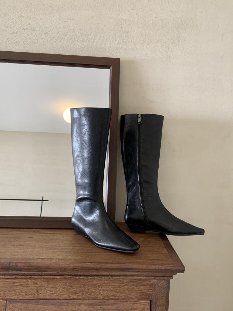 European and American Square Head Soft Leather Personalized Knight Boots 2025 Autumn and Winter Niche Thin Boots But Knee Small Slope Heel Fashion Boo