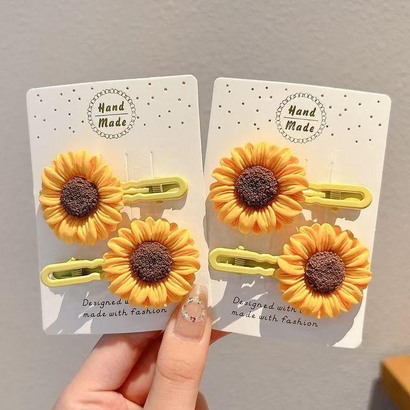 Sunflower hairpin, sweet and cute cartoon flower hairpin, good-looking girl with broken hair, seaside bangs, headdress on the side