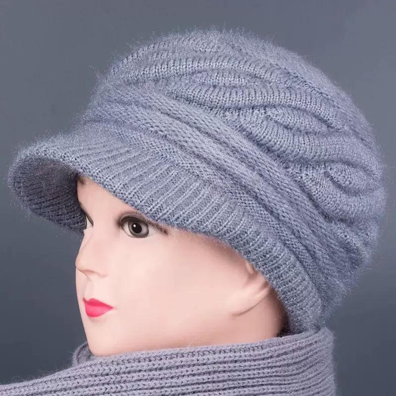 

Жіночий в язаний набір кашкет-качка та шарф - Теплий, модний та універсальний для зими