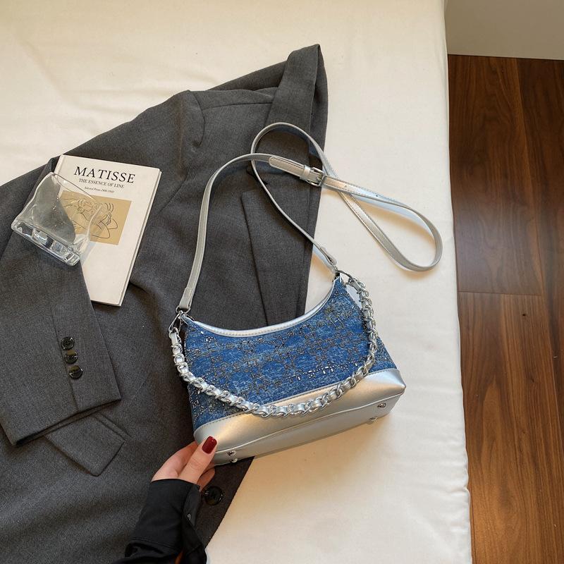 This Year, the Popular Small Bag Women's 2025 New Summer Versatile Underarm Bag Niche High-end Shoulder Messenger Bag