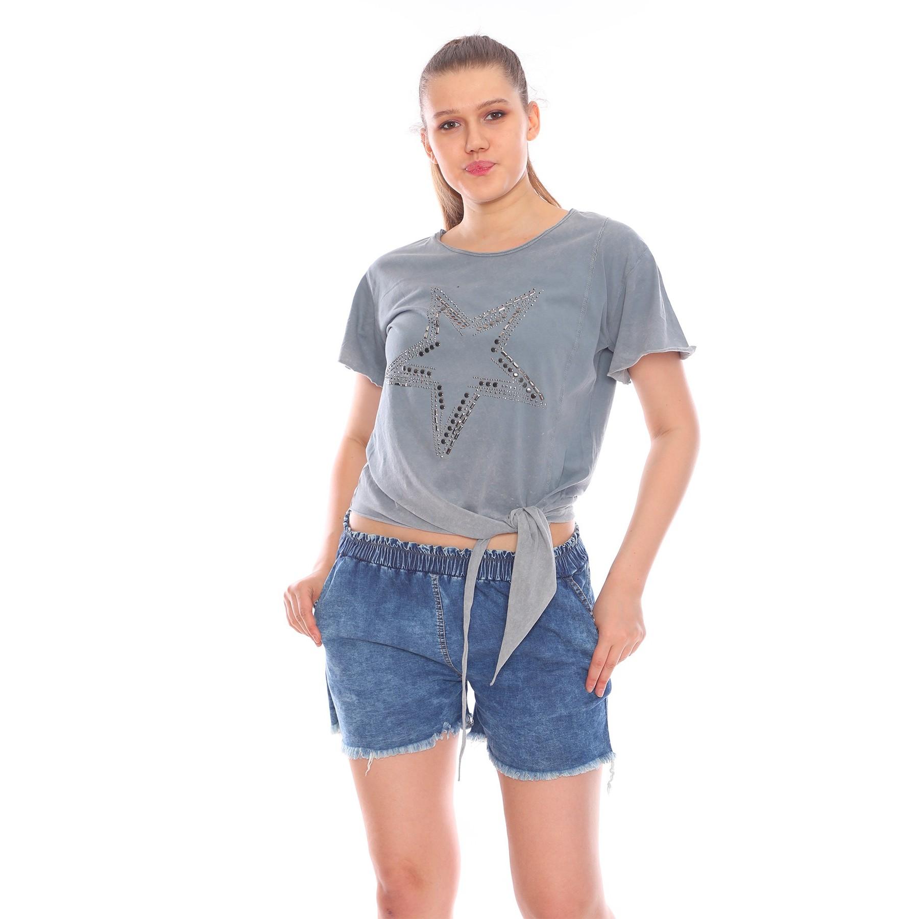 

Женская футболка с вышивкой металлическими камнями и завязками по бокам