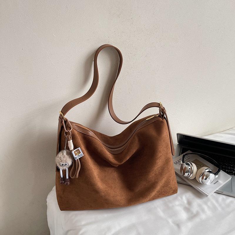 High-value Bag Women's Large-capacity New Autumn Shoulder Bag Casual Commuter Crossbody Tote Bag