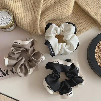 Elástico de Cabelo de Couro Coreano: Elástico de Rabo de Cavalo da Moda com Elegante Detalhe de Bola para Mulheres