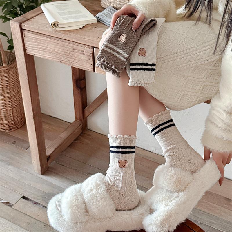 Grey Socks for Women's Autumn and Winter Warmth, Wool Mid-calf Socks, Cute Cartoon Bear Head Burken Shoes, Pile Socks