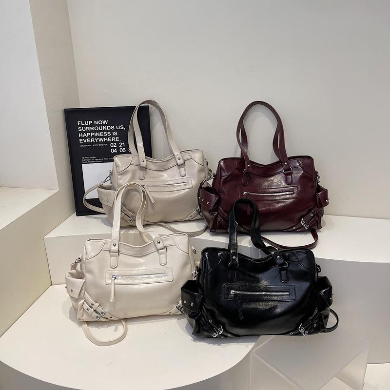 Retro Locomotive Bag High-end Sense Large-capacity Bag Women's New Tote Bag Shoulder Commuter Bag