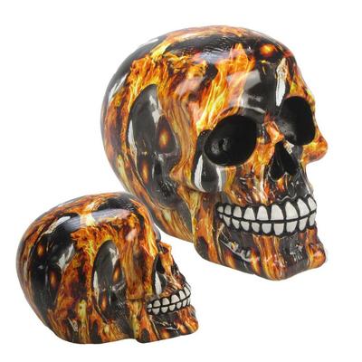 [R6687] - Figurka z żywicy „Czaszka” płomienie ognia - 150x120x105 mm