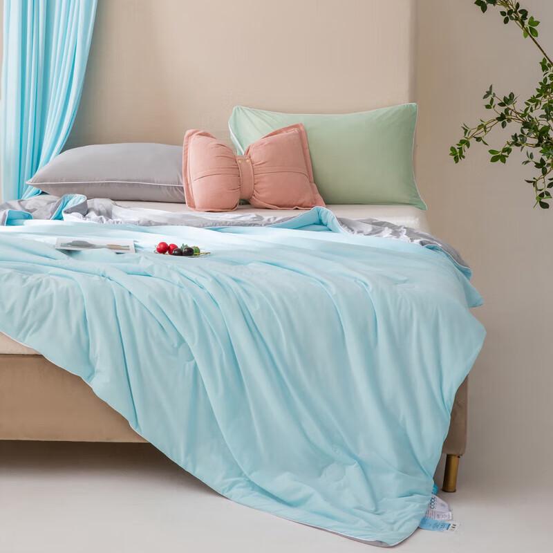 XuanYu Cool-Touch Summer Comforter