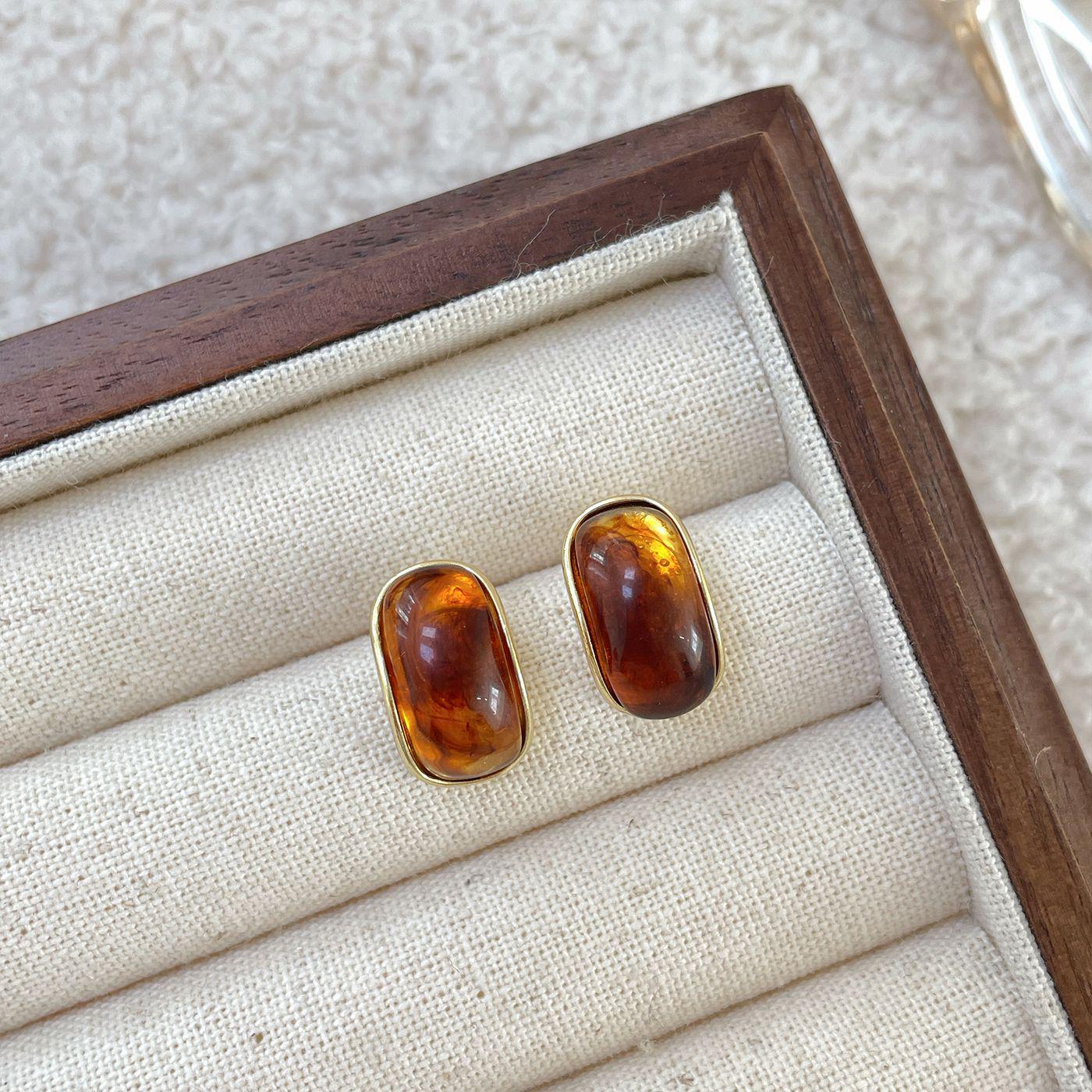 

Серьги в стиле ретро с янтарем и тигровым глазом