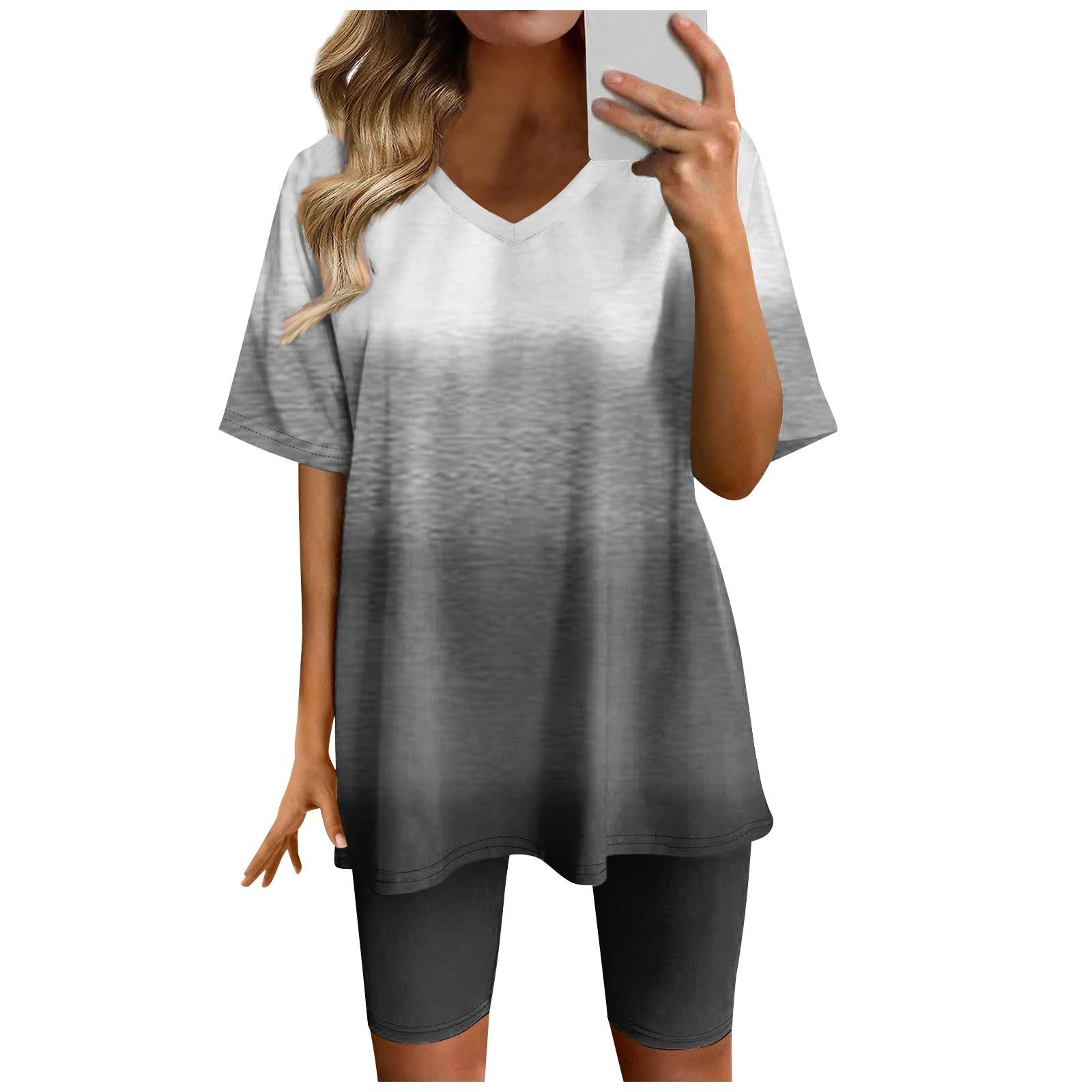 

Женский топ с v-образным вырезом и короткими рукавами в градиентную полоску с принтом и шорты с принтом, комплект из двух предметов L