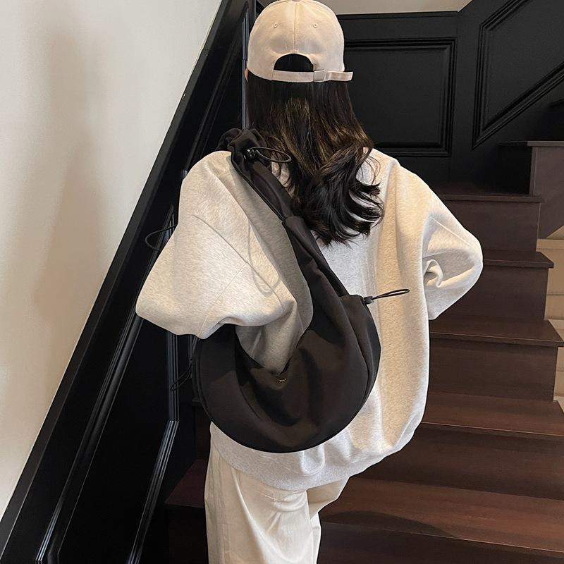 Bag Women's Large Capacity Texture 2025 New Trendy Spring Dumpling Bag One Shoulder Women's Bag Crossbody Bag Fashion One Shoulder Bag