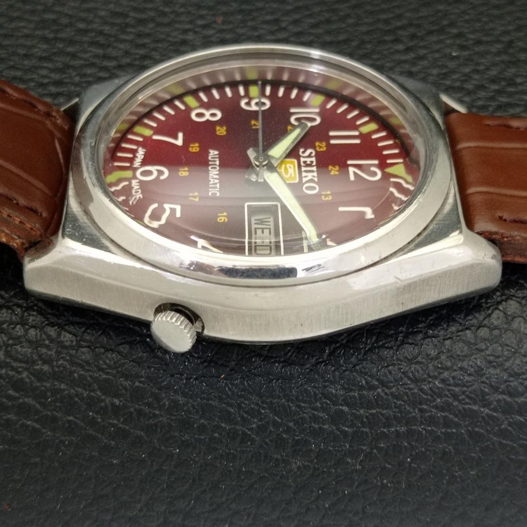 Seiko 5 AUTOMATIC JAPAN MENS 7009A VINTAGE MAROON COLOR DIAL WATCH A701277-5