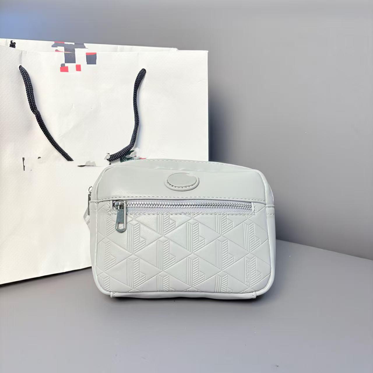 

Unisex Fashionable Leather Crossbody Shoulder Bag
