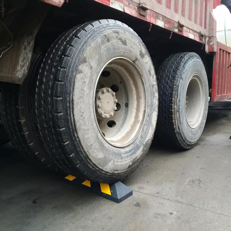 Rubber Parking Wheel Stopper