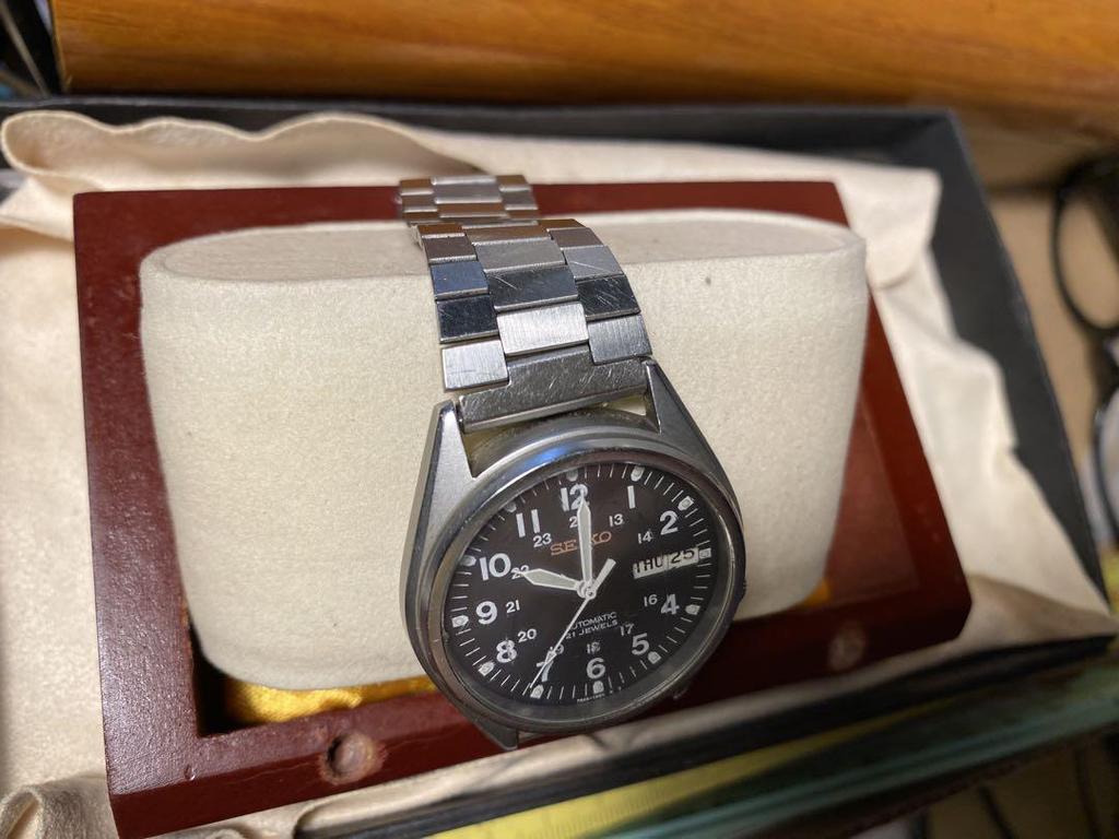 [USED] SEIKO fully automatic watch, date display, fully functional, 35mm x 17cm, valuable item details