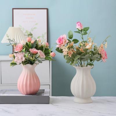 Ceramic Vase Small Modern Flower Vase for Fresh/Artificial Flowers Ribbed Farmhouse Decorative Vase with Scalloped Rim for Living Room Kitchen