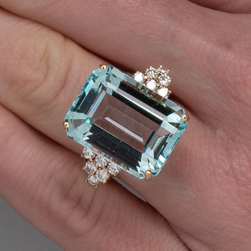 1Pc Luxurious Hyperbole Women Ring Cocktail Party Ring With Huge Sky Blue Cubic Zircon Prong Setting Valentine'S Gift For Wife