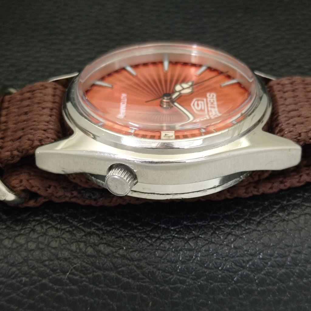 VINTAGE SEIKO 5 AUTOMATIC 7S26A JAPAN MENS PEACH COLOR DIAL WATCH a701659-5 R206c-a701659