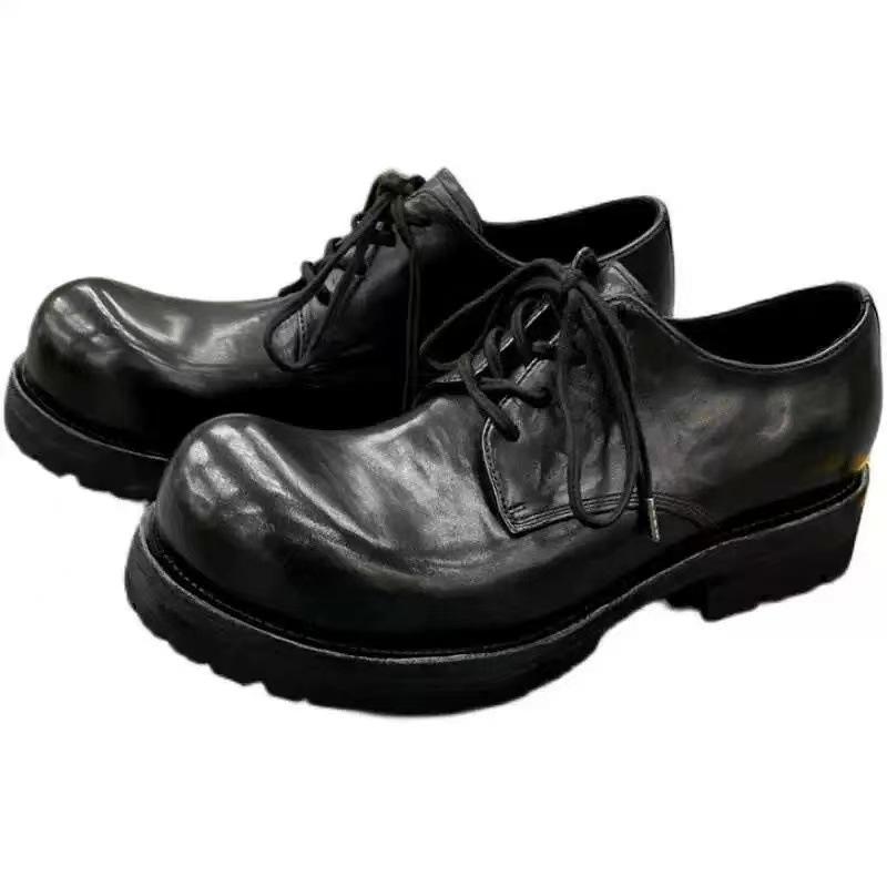 Neue Herren Schuhe mit dicken Sohlen, höhenvergrößernd, schwarz, zum Schnüren, runde Spitze, aus Pferdeleder gefertigt, alte Derby Schuhe