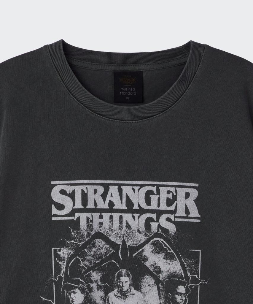 MUSINSA STANDARD [Stranger Things Collaboration] All Friends Welcome T-Shirt [Charcoal Grey]