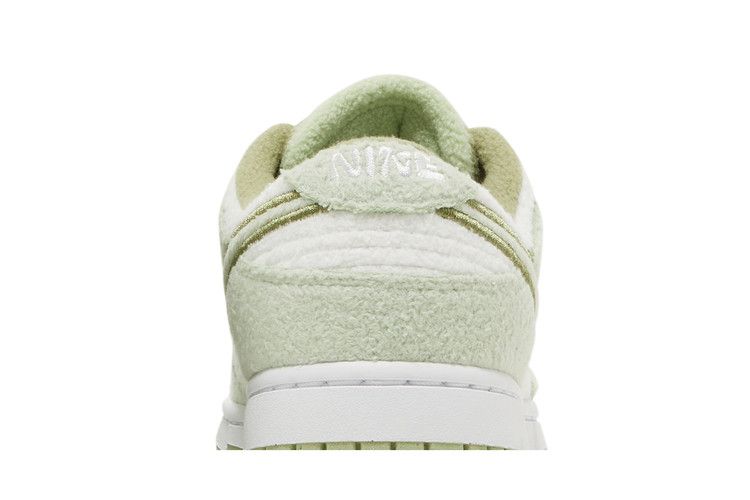 Nike Wmns Dunk Low SE 'Fleece - Honeydew'