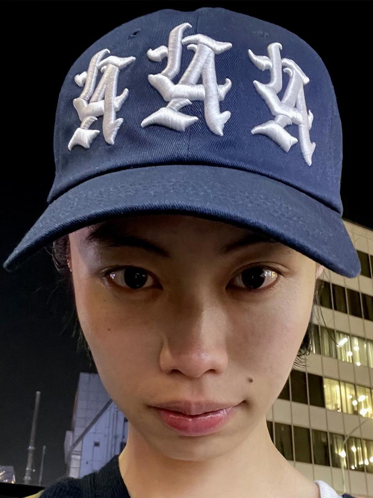 Ieldeobeulyukei La Embroidered Ball Cap Navy