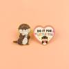DOE HET VOOR Emaille Speld Schattige Otter Broche Spelden Reversspelden Badge op Rugzak Kleding Accessoires Dierlijke Sieraden Vrienden Cadeaus