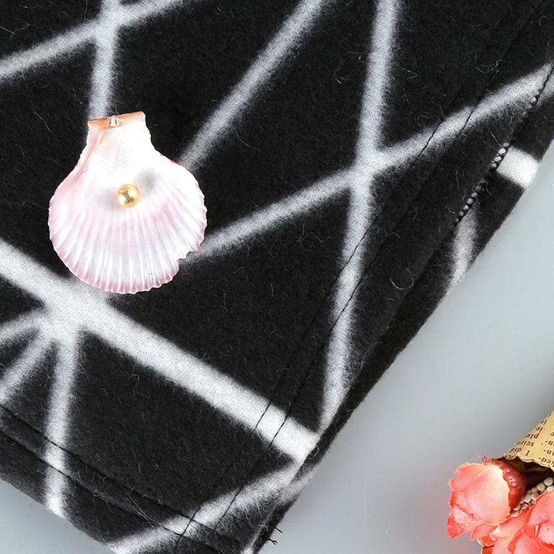 Плюшевый прямоугольный плед для офиса — фото 4