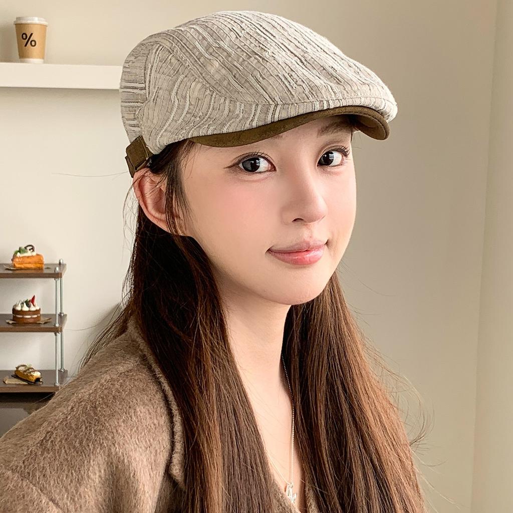 British retro textured hat showing a small face forward hat newsboy hat fashion versatile painter hat beret
