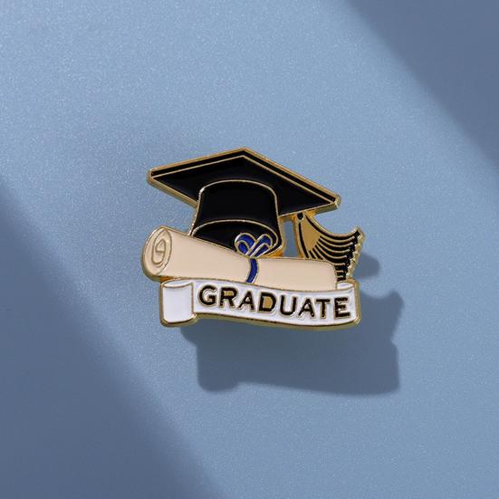 Graduation Brooch Bachelor Hat Shape Graduation Photos Pin Finishing Touch Suit Lapel Badge Graduation Season Accessory