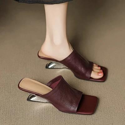 Chanclas Retro de Cuña de Cuero Suave de Moda para Mujer en Verano 2025 Nuevas Sandalias y Zapatillas de Punta Cuadrada Abiertas Tendencia
