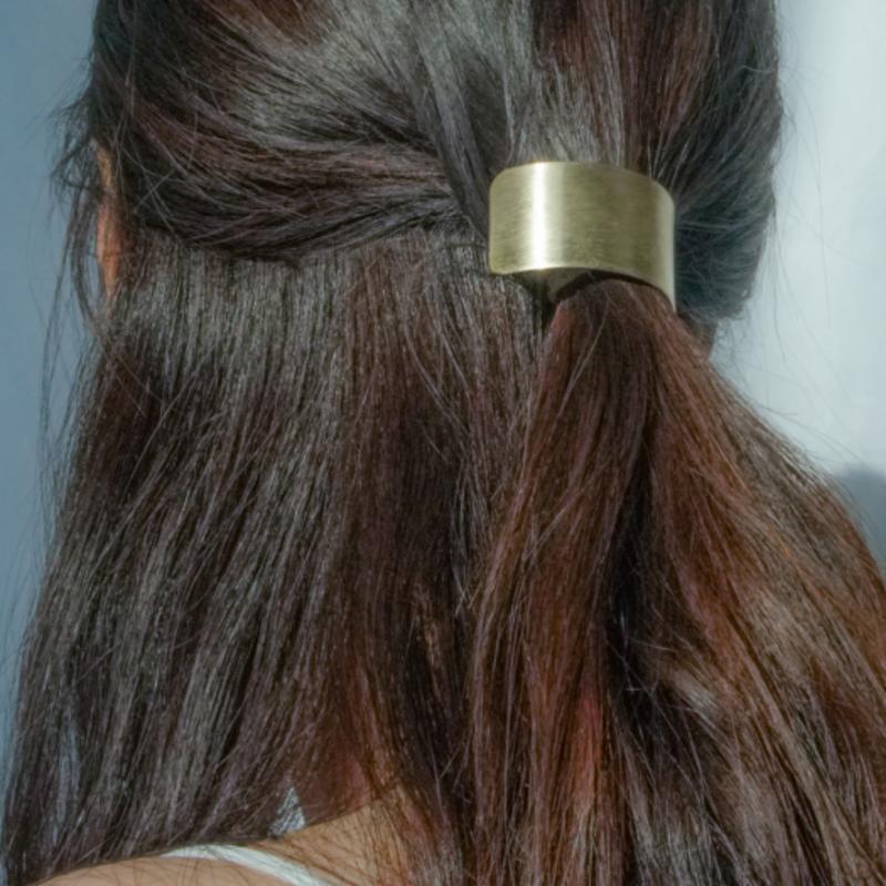 

POSTLUDE METAL CURVE HAIRPIN (2 COLORS) WHITE