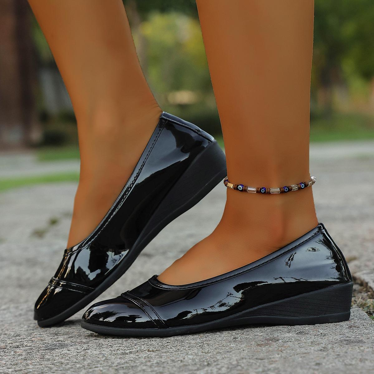 

Жіночі мокасини для водіння з широкою колодкою та загостреним носком - Низькі лофери на танкетці з м якої шкіри для весни/осені, Повсякденні туфлі без шнурівки 43 чорний