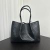 Spring and summer new woven portable shoulder portable tote bag large bag travel bag women's bag