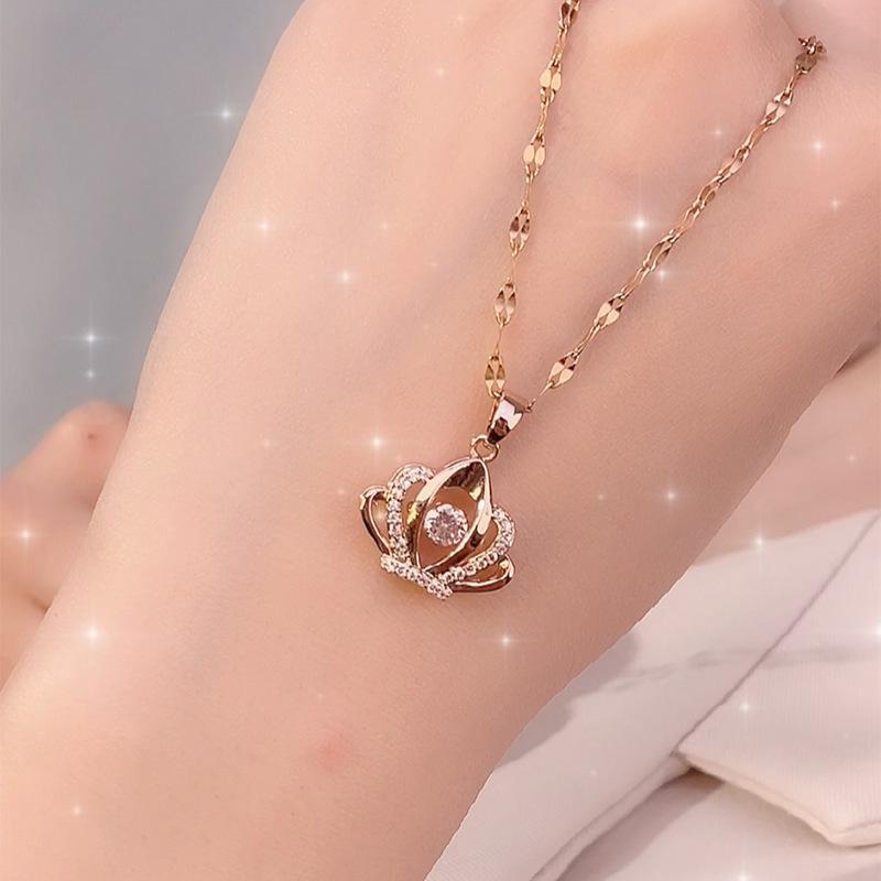 New Titanium Steel Crown Necklace Internet Celebrity Temperament Short Clavicle Chain Women's Light Luxury Niche Fashion Popular Jewelry