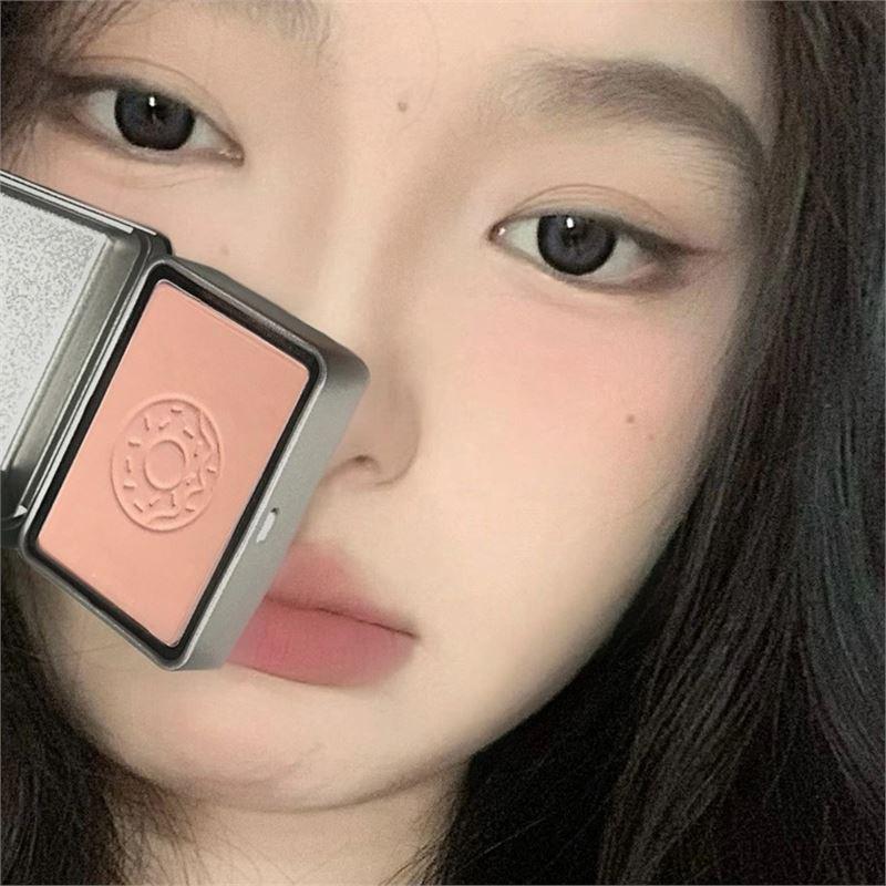 

Owen James Blush Contouring Powder, Gray-Pink Tone for Students and Beginners