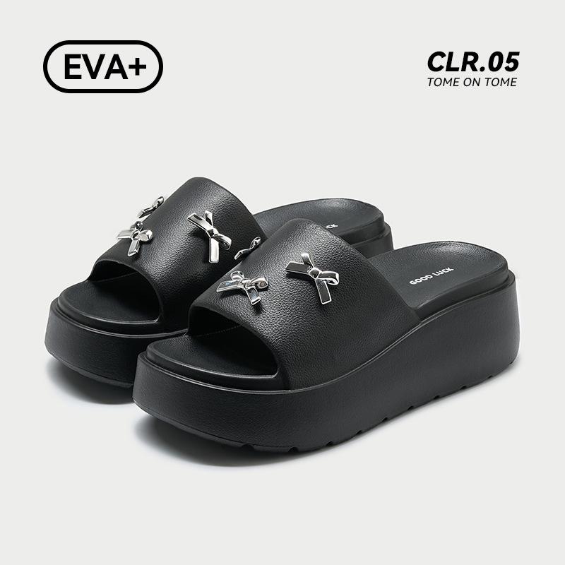 Wearing heightening beach shoes for women's spring and summer new products trend versatile heightening slippers household non-slip and non-smelly