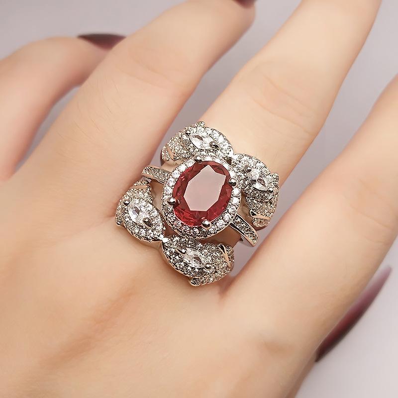 Ein oder zwei Smaragd-Imitationsringe, Damen Schwerindustrie Luxus High-End-Sinn High Carbon Diamant Roter Korund Voll Diamant Blausteinringe