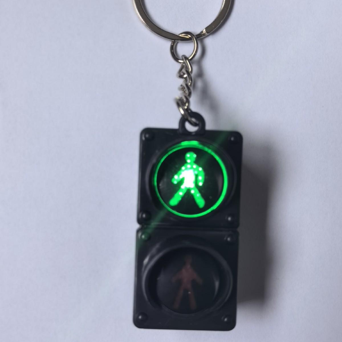 

Red Green Traffic Signal Light Keychain Headlight Price for 1000+ units