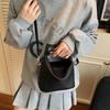 Simple lychee pattern portable crescent bag women's summer new simple casual shoulder bag crossbody bucket bag