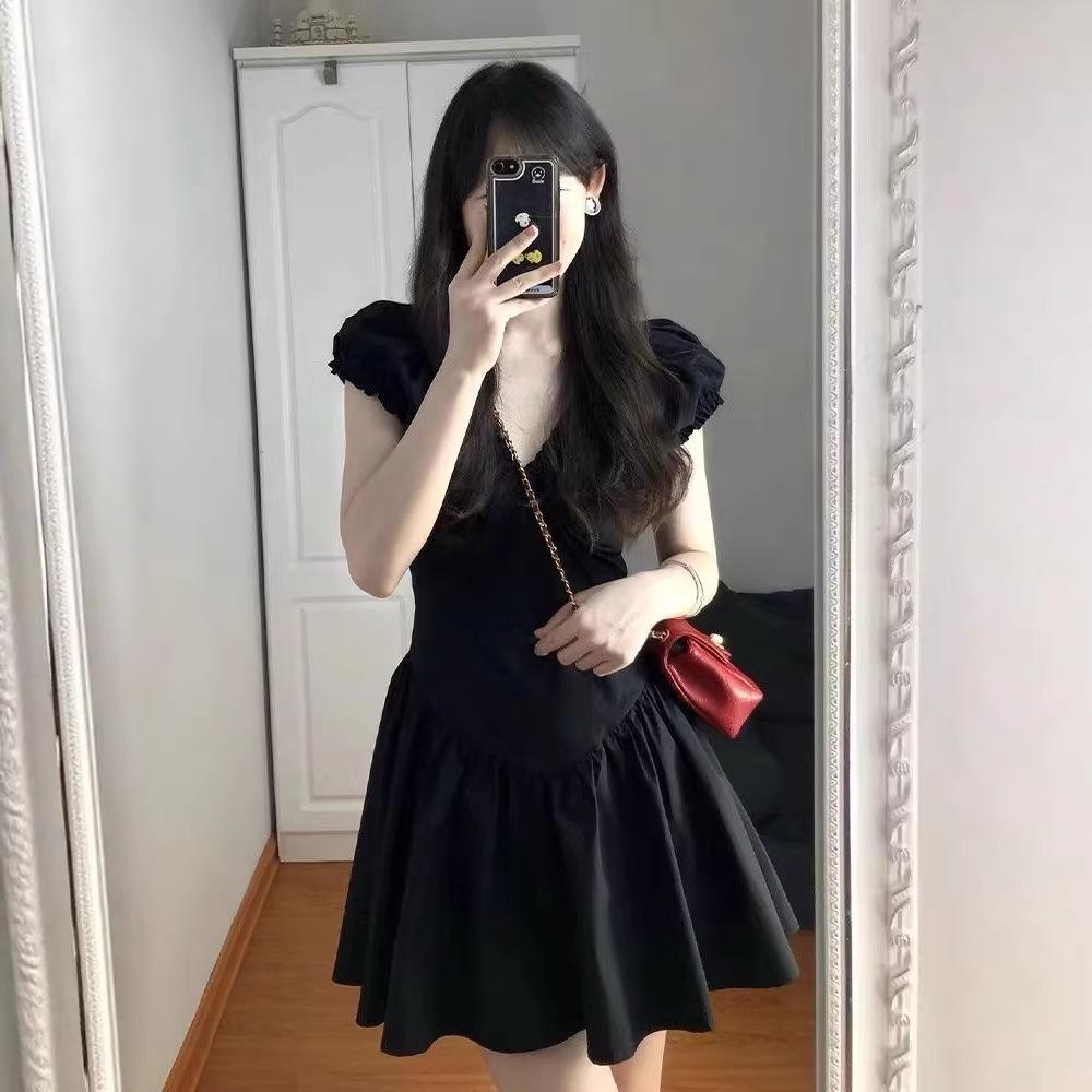 Women's Summer 2026 V-Neck Black Dress: French Style, Slimming, Sexy, Petite, Short Skirt