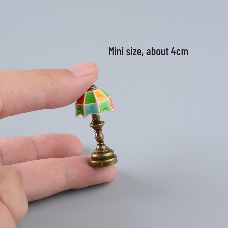 Retro Miniature Desk Lamp Ornament for Dollhouse Scenes