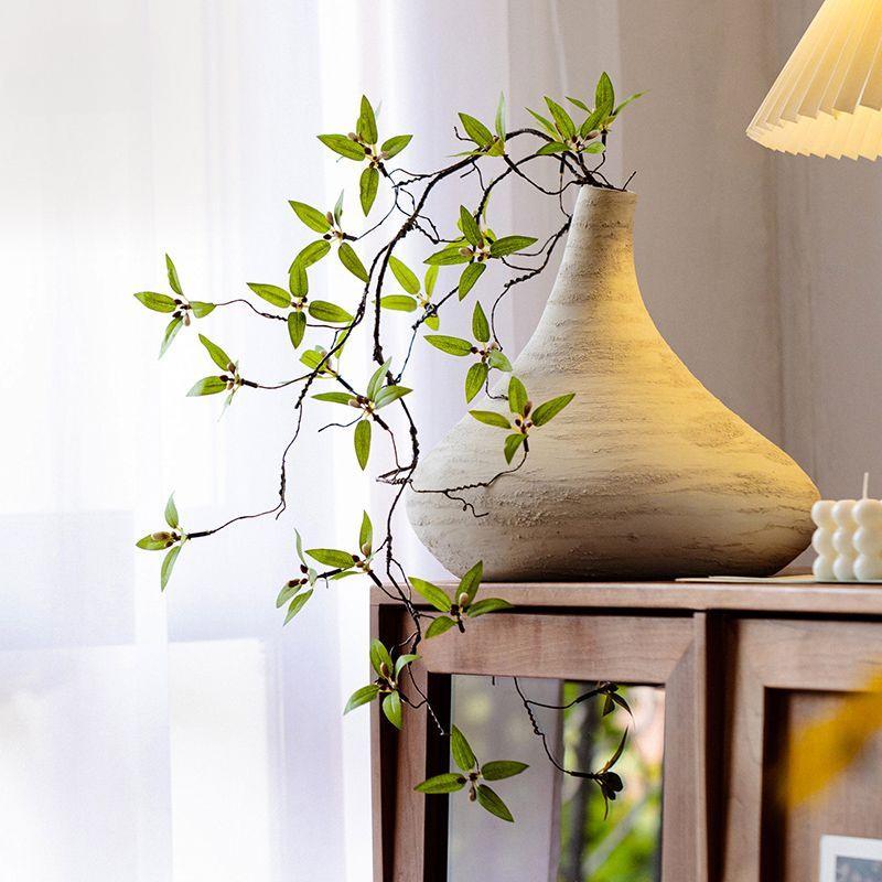 Elegant Chinese-Style Floral Arrangement: Bionic Pomegranate Vine Ornament
