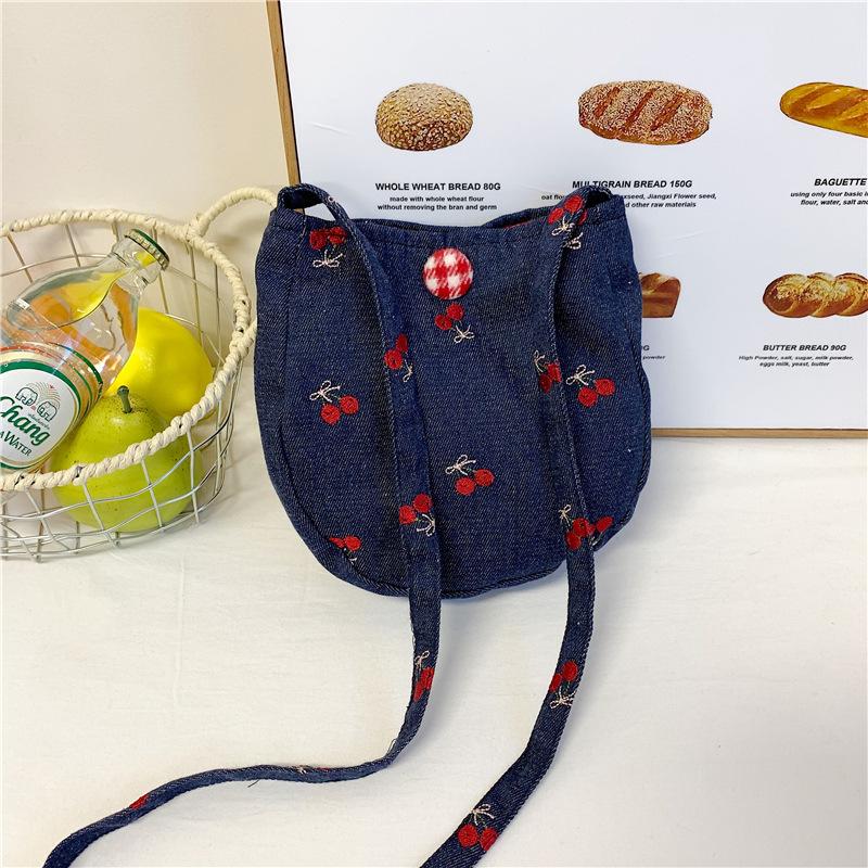 Women's new shoulder embroidery spring and summer public fashion versatile messenger commuter bag
