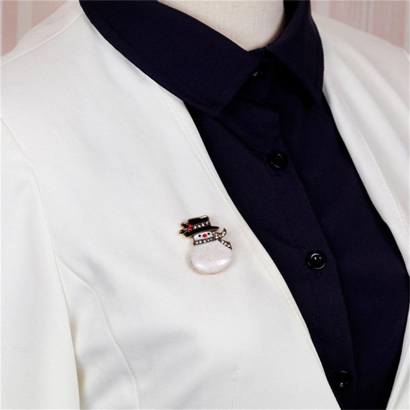 Fashionable Brooches Cute Cartoon Christmas Snowman Brooch Versatile Christmas Gift Chest Flower Christmas New Year Brooch Pins