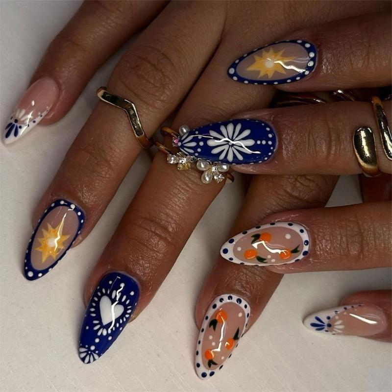 24 Pcs Short Almond False Nail French Tip Press On Nail Heart Artificial Nail Glossy Full Cover Stick on Nail 1