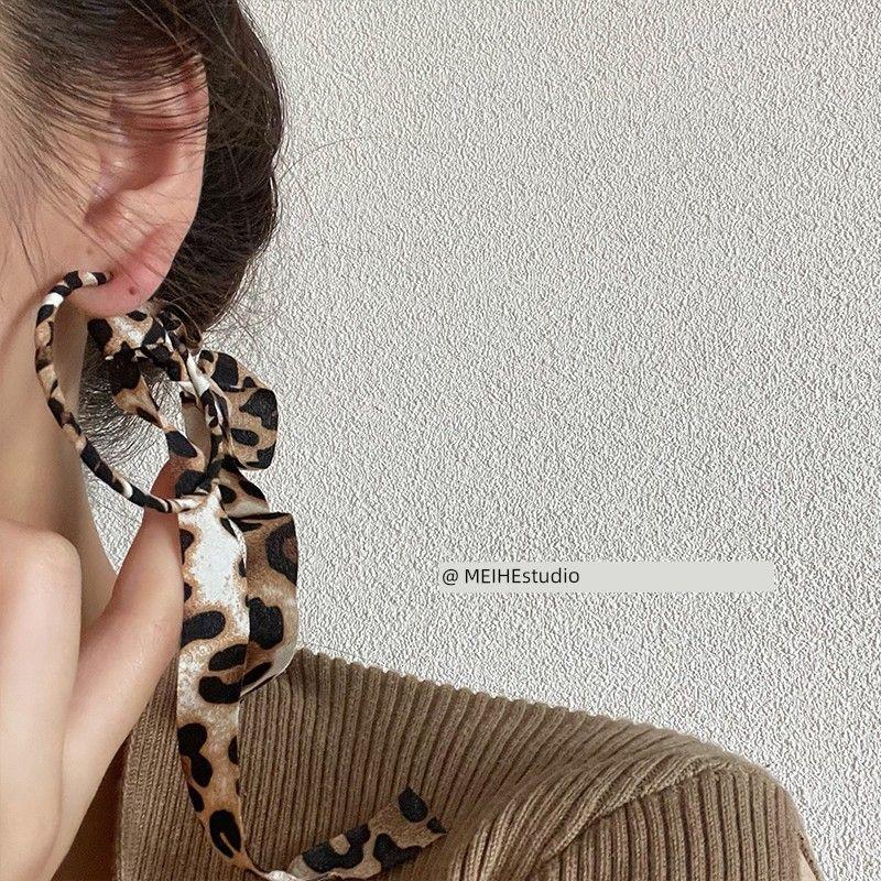 Exaggerated Leopard Print Autumn Wild Fabric Large Circle Ribbon