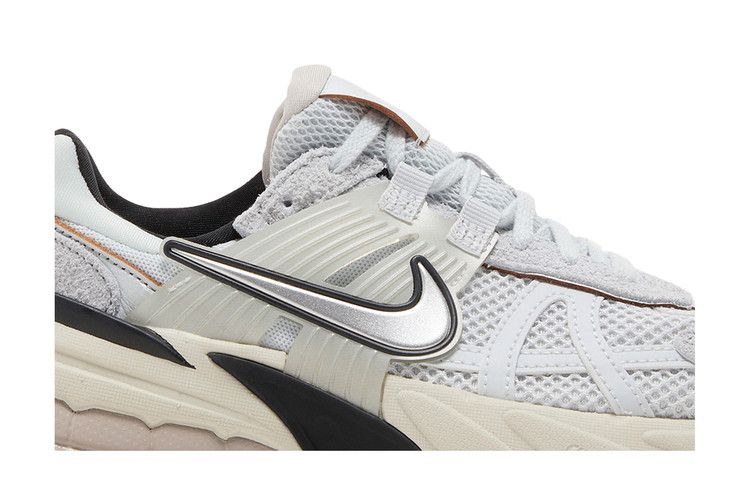 Nike V2K Run Pure Platinum Chrome (Women's)