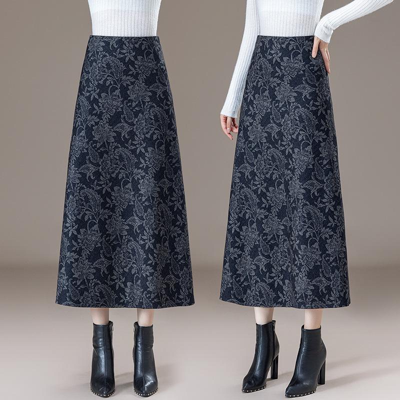 

2025 Autumn Elegant High Waist Jacquard Mermaid Skirt: Retro Style, Hip-hugging Design for a Taller, Slimmer Look 28/L 53-58kg темно-синий