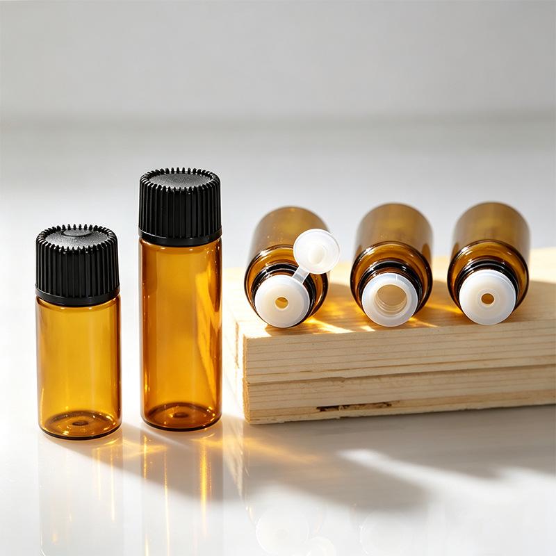 Brown Light-Blocking Glass Essential Oil Bottle with Screw Cap (1ml-5ml) - Portable Travel Size for Pure Liquids